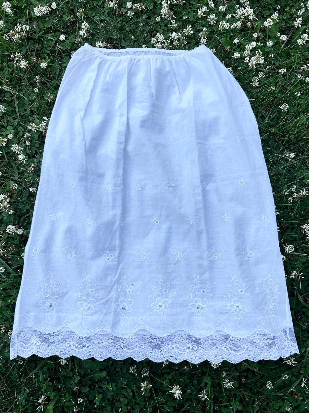 Vintage 70s White Eyelet Lace Hem Cotton Skirt Half Slip XS
